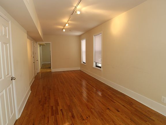 5th image of 821 W Newport Ave APT 2F