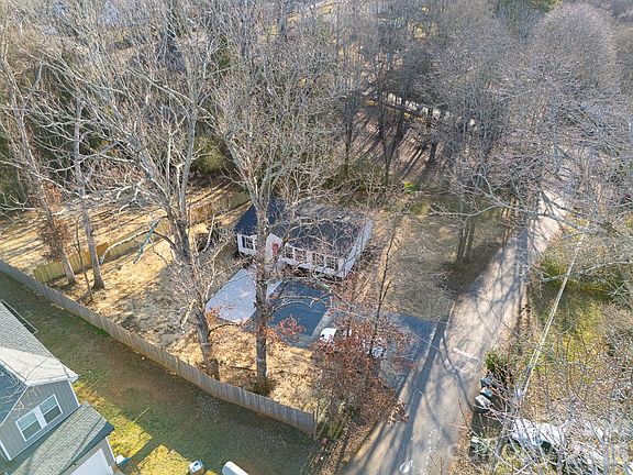 3rd image of 3313 Weeping Willow Dr NW