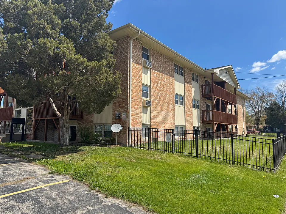 3201 Gilbert Ave #107