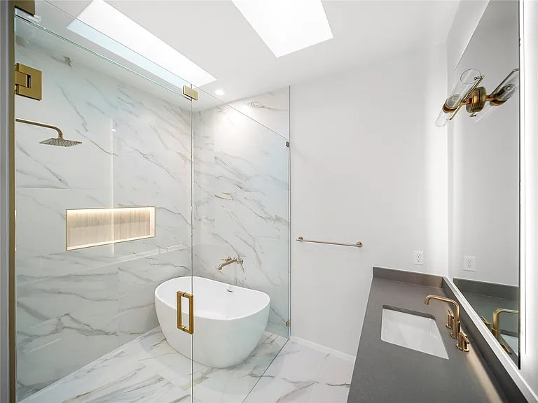2107 Brackenridge St #B — Photo 22