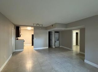 201 SW 7th St APT 10, Boca Raton, FL 33432