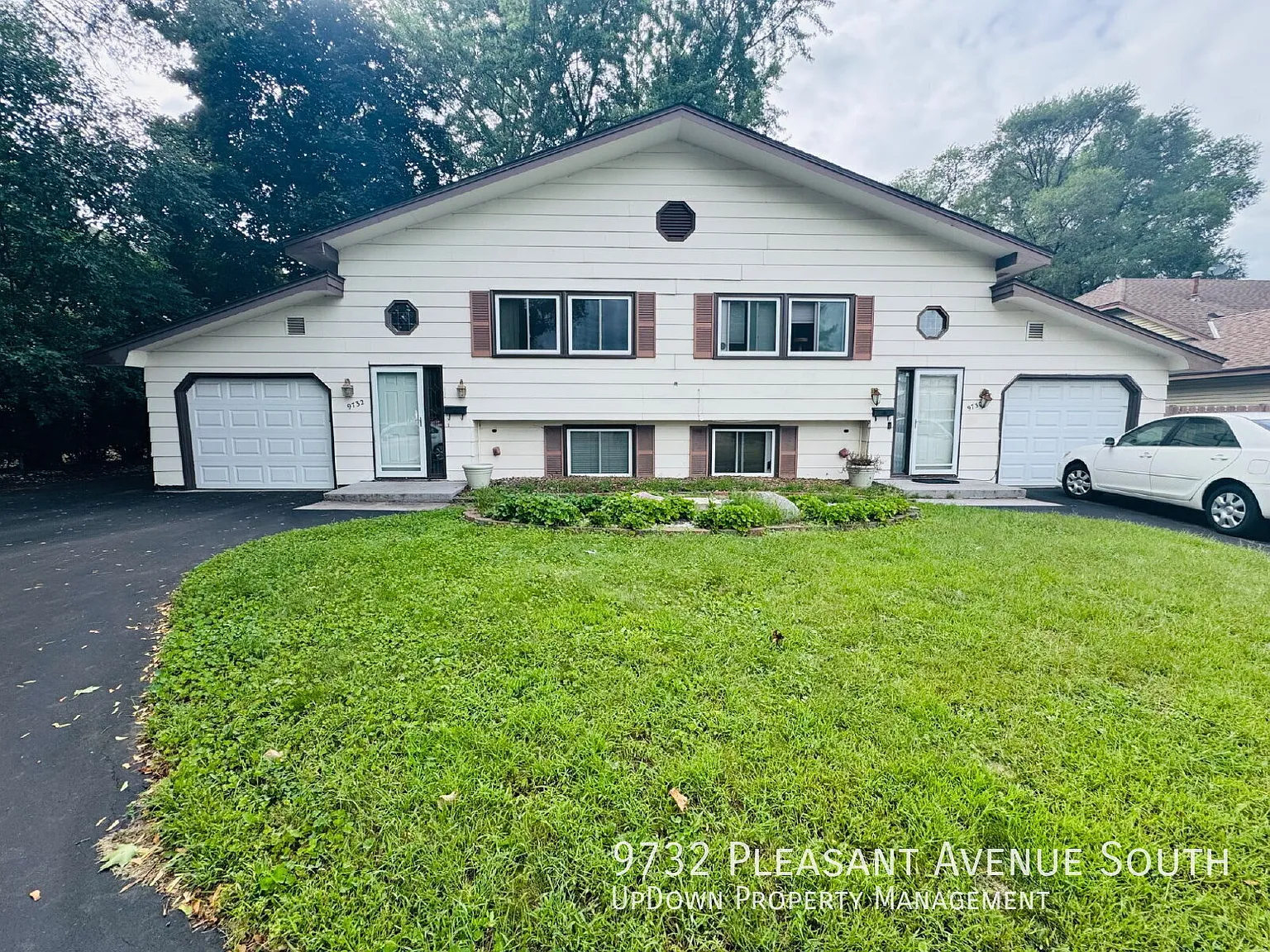 Side by side duplex Discover Comfort and Convenience: Spacious 2-Bedroom with 1.5 Baths at 9732 P... — Photo 1