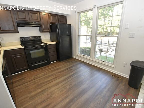 2nd image of 2110 Commissary Cir