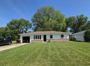 44 Marquette Rd, Machesney Park, IL 61115