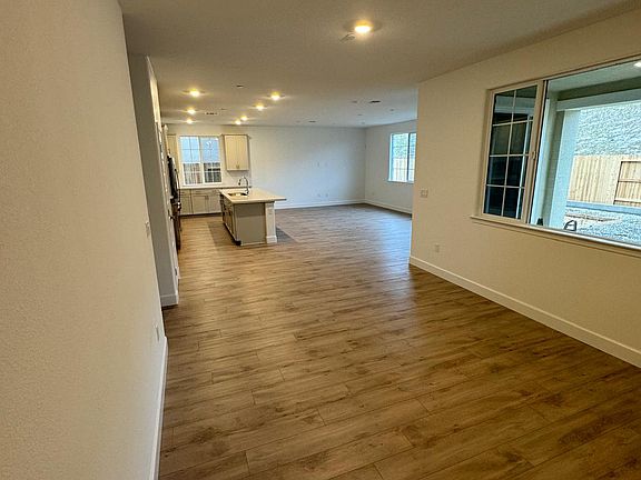 5th image of 5044 Via Verona Dr