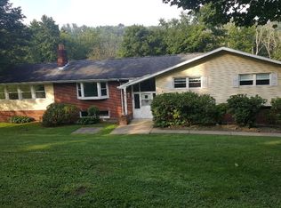 1377 Latrobe Crabtree Rd, Latrobe, PA 15650