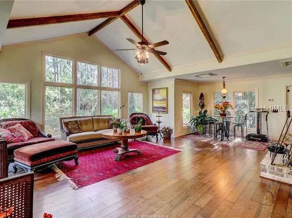 44 Crooked Pond Dr, Hilton Head Island, SC 29926