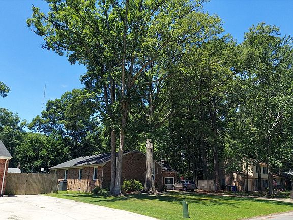 3rd image of 4106 Forresthills Dr