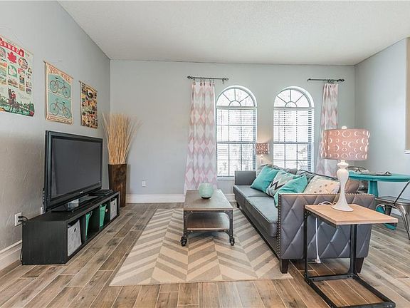 3rd image of 16140 Carden Dr