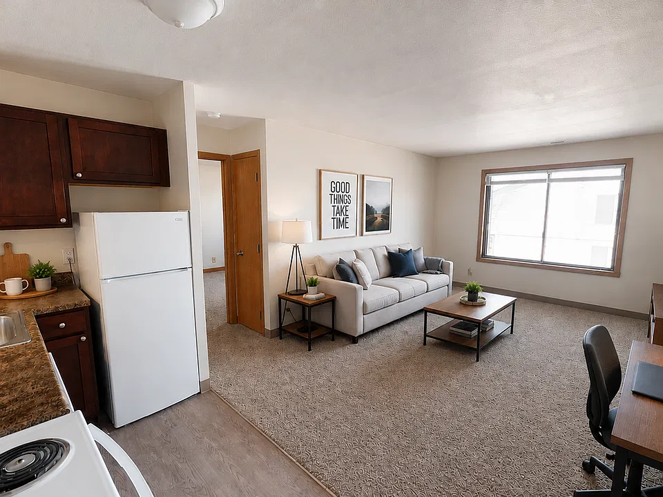153 N Hyland Ave