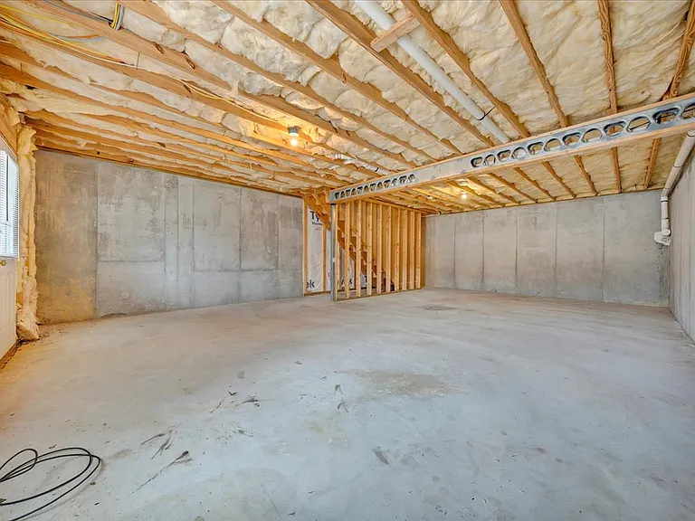 70 Charleston Ln — Photo 22