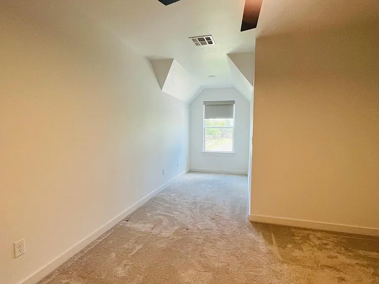 4108 N Indiana Ave — Photo 32