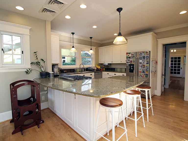 2343 NE 21st Ave — Photo 14