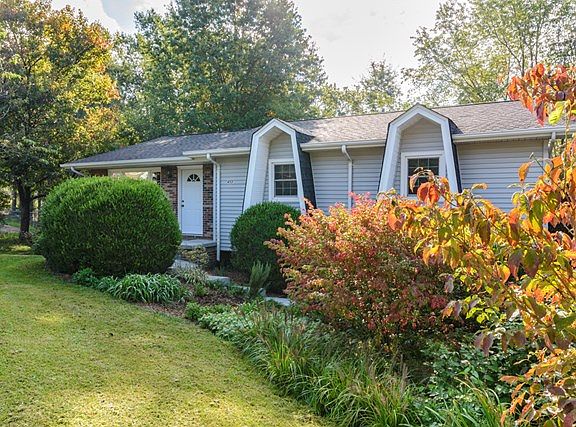 2nd image of 452 Brookhill Dr