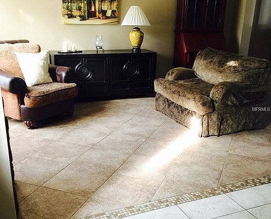 4th image of 939 W Charing Cross Cir