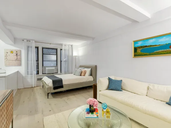 319 East 50th Street image 1 of 5