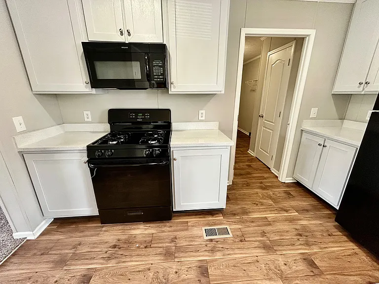 Hickory Knoll — Photo 122