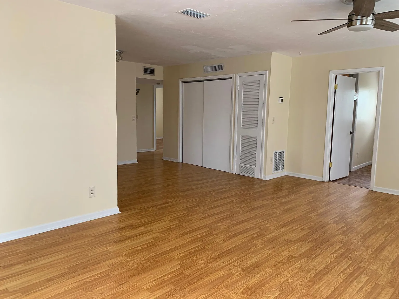 4 bed, 1460 sqft, $2,400 — Photo 3