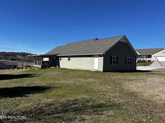 4th image of 205 Terry Ln