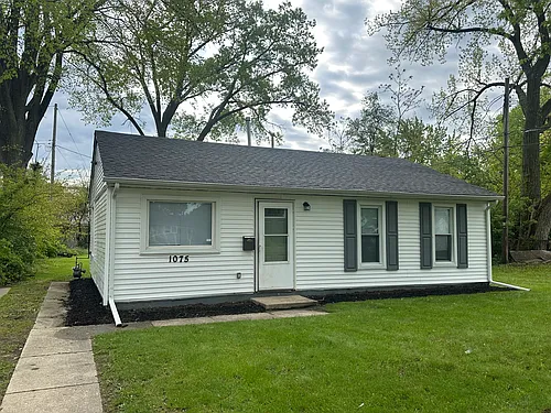 1075 Mount St Photo 1