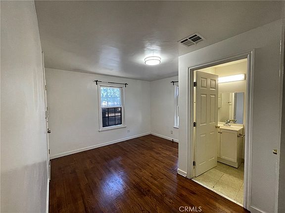 5th image of 218 E Belmont St