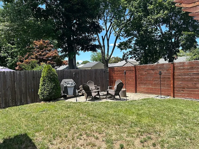 47 Naples Ave — Photo 16