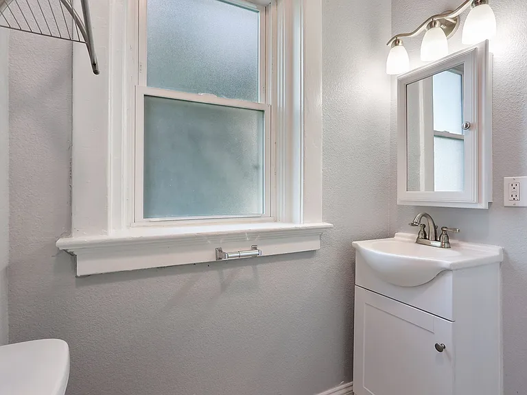 3825 Baltimore Ave — Photo 12