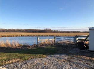 E 550th Rd, Casey, IL 62420