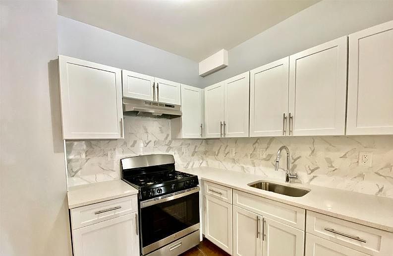 1st image of 112 Clendenny Ave #1A