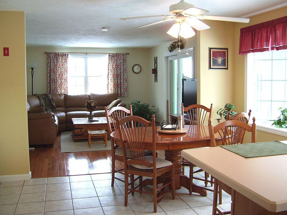 Breakfast Area flowing into Family Room