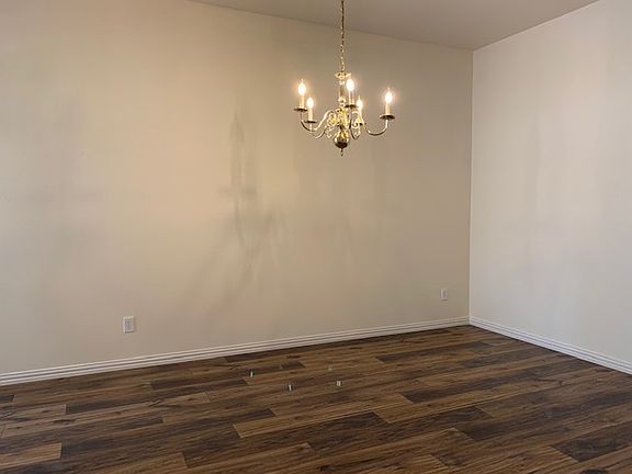 3rd image of 2829 Rosewood Blvd
