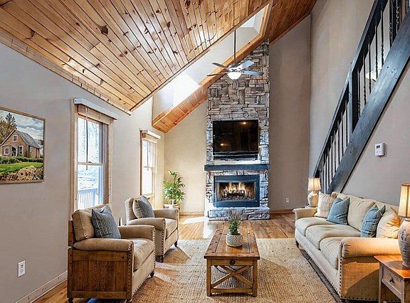 4th image of 12 Mango Cir