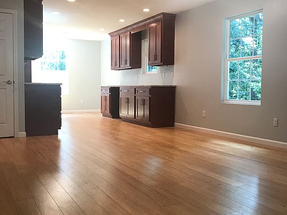 4th image of 109 Creekside Dr