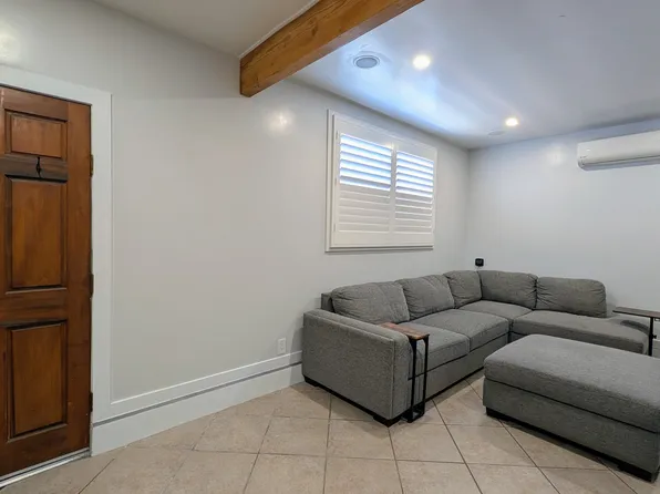 12238 Van Nuys Blvd #1, Sylmar, CA 91342