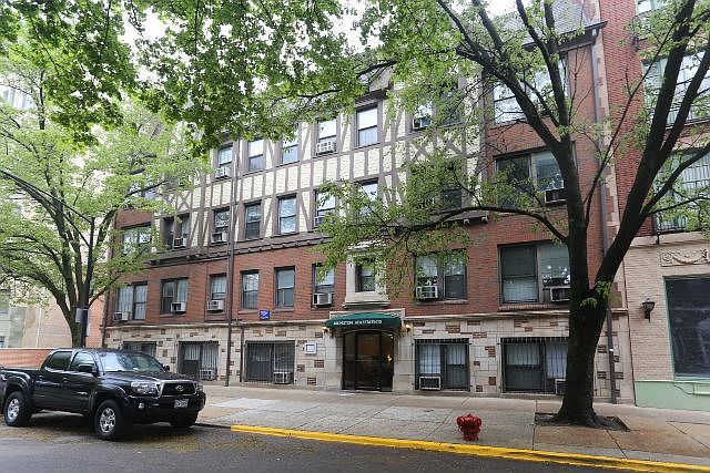 1st image of 536 W Arlington Pl APT 314