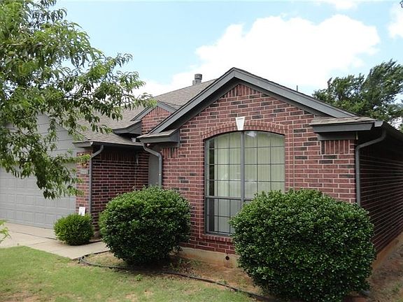 3rd image of 200 Mountain Oaks Dr