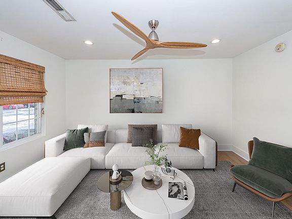 4th image of 507 Stinson Dr #10D