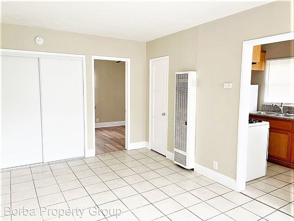5th image of 2133 Pacific Ave #4