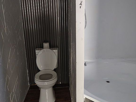 5th image of 605 N 20th St Spc 67