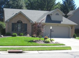 898 Deer Run Rd, Dayton, OH 45459