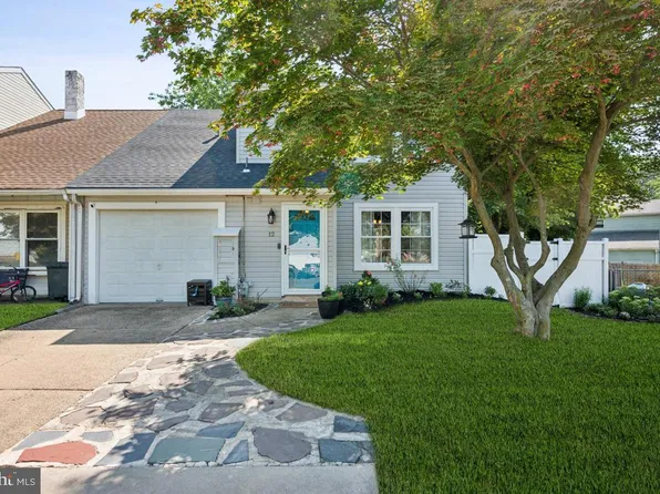 12 Fomalhaut Ave, Turnersville, NJ 08012