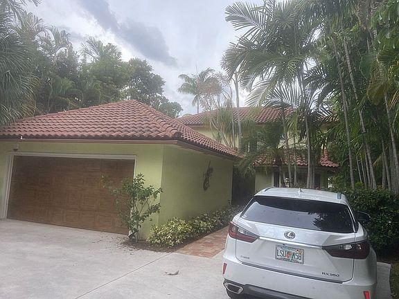 5th image of 205 S Atlantic Dr