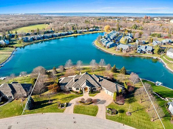 1605 E Sonata Dr, Green Bay, WI 54311