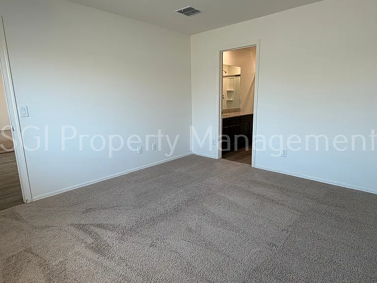 526 W Black Hawk Pl — Photo 6