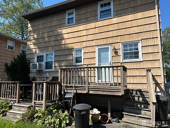 3rd image of 8 Richard Ave