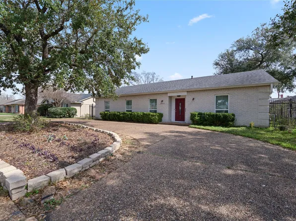 3415 Freshmeadows Dr, Houston, TX 77063