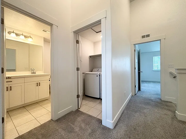 899 E Pacific Dr — Photo 13