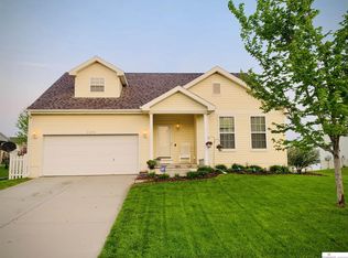 2406 Ridgeview Dr, Papillion, NE 68046