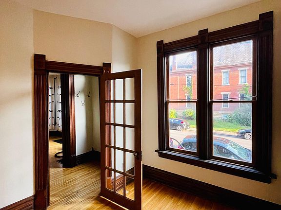 5th image of 863 Dennison Ave