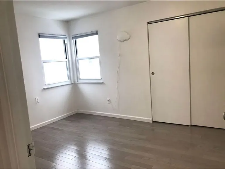 1168 Rockland Ave #2F — Photo 8
